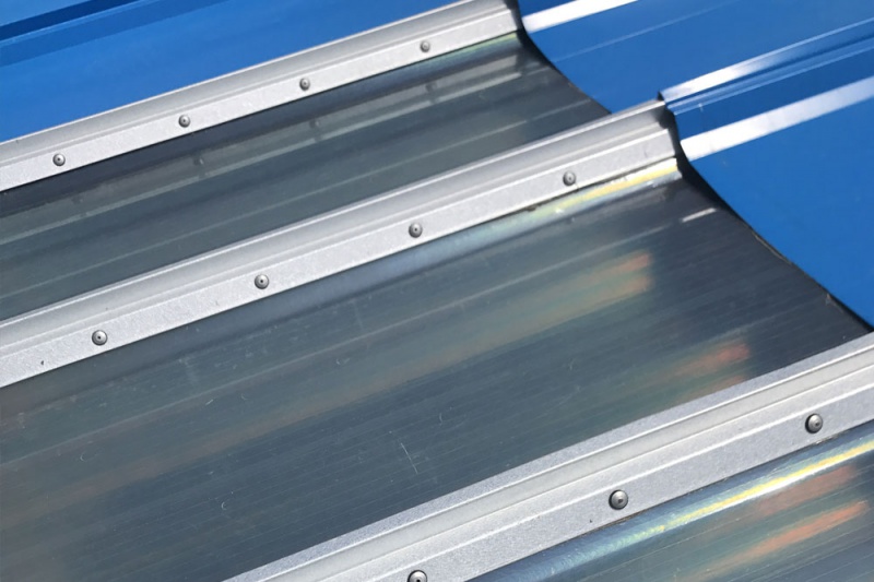 金屬鎖邊采光板